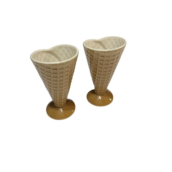 Adorable Retro Waffle Cone Ceramic Ice Cream Cup Cones Set Of 2 - Picture 3 of 6